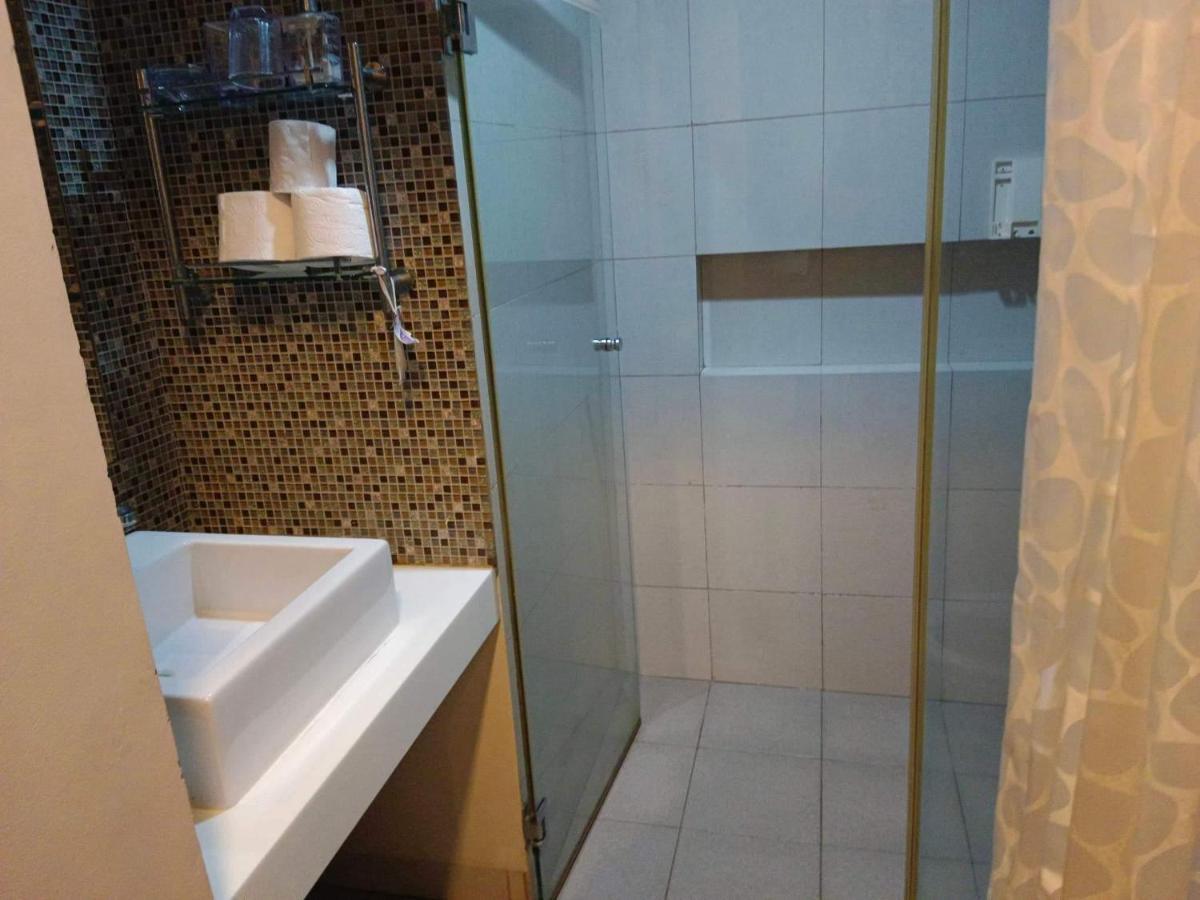 Pico Beach Front Condo Nasugbu Luaran gambar